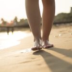 10 Cara Menenangkan Kaki Setelah Berjalan Jauh