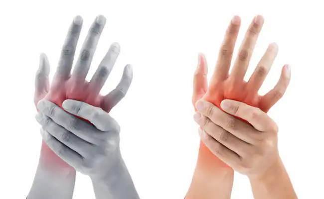 5 Tips Menjaga Tangan Tetap Hangat saat Cuaca Dingin