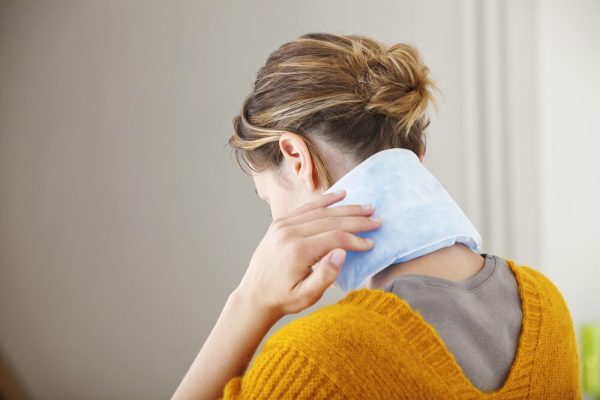 5 Cara Menyegarkan Leher dengan Kompres Alami